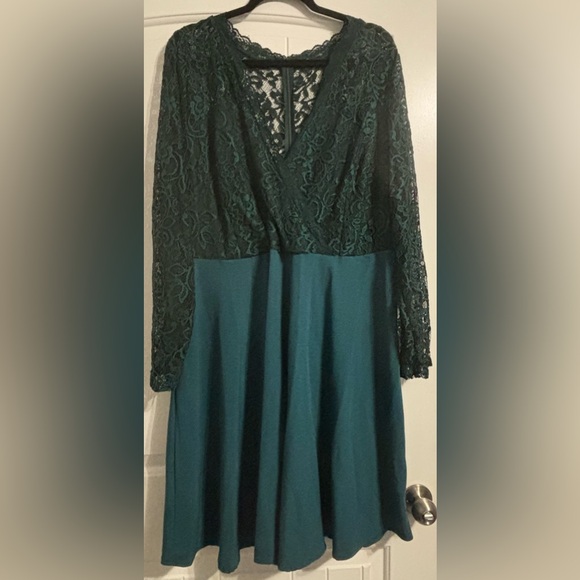 Green Split Style Dress - Picture 1 of 4